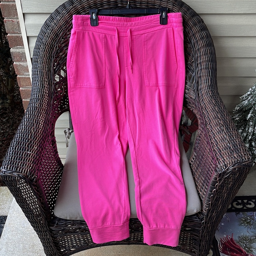Torrid Classic Fit Jogger Super Soft Fleece Mid-Rise Pant Pink Glow 0
